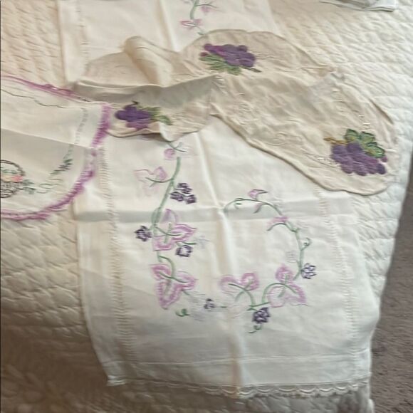 Floral Embroidered Table Runner - Picture 1 of 7